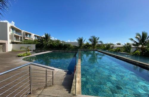 Roches Noires Apartment | Azuri Appartement De Luxe & Pool