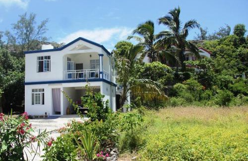 Coromandel House | La Villa Allamanda