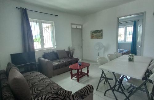 Port Louis Apartment | Appart de tourisme piscine climes LELAHEL Pointe aux sables