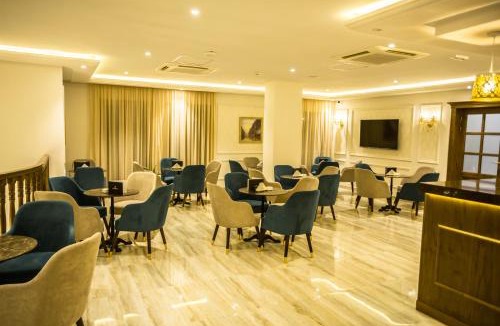 Arrondissement El Bosten Hotel | HOTEL PALAIS ROYAL