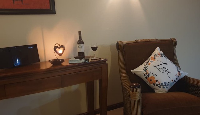 Villa - Sleeps 7 - Pool - Parking