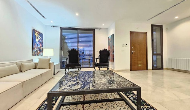 Refined Villa in the Heart of La Marsa With Garden
