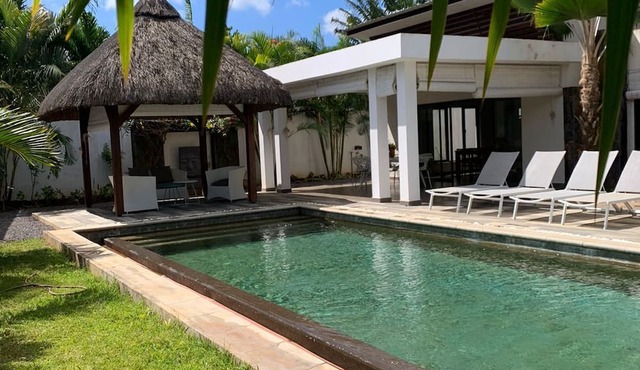 Luxurious Villa, 3 bedrooms - center of Grand Baie, swimming pool