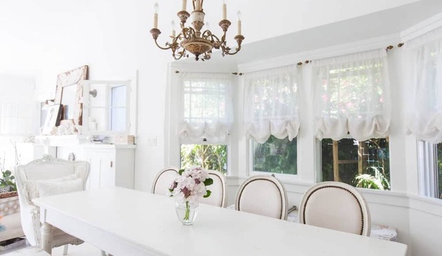 California Dreaming! Elegant White Cottage, Venice Beach Happy holidays here! in Los Angeles