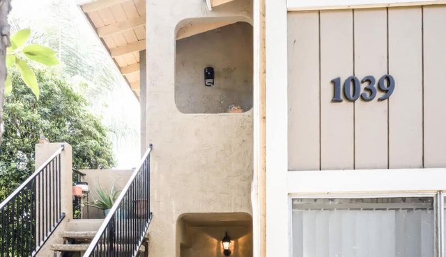 Escondido Urban Stay - Stylish 2BR Apartment in Escondido