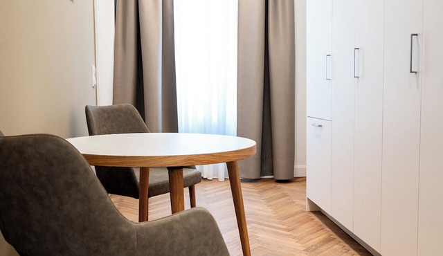 twenty five - work & life in Amstetten