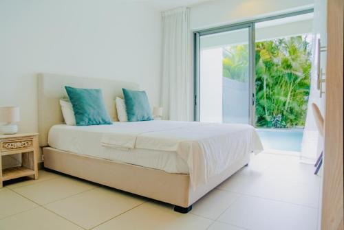 Seafront apartment