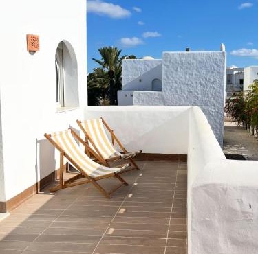 Dar Lisa - Charming authentic beachfront villa