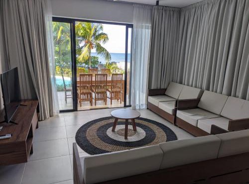 3 BR Beachfront & Self-Catering Apartment - Pointe aux Biches